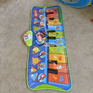 Kids floor piano EUC
